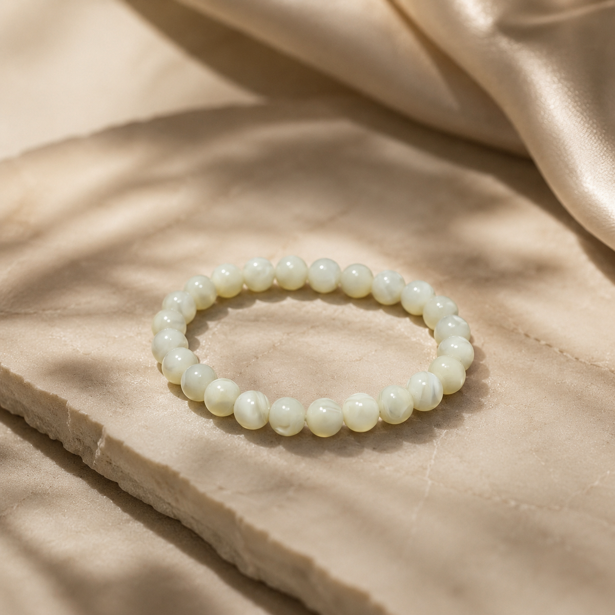 Natural Mother of Pearl Bracelet 8 MM